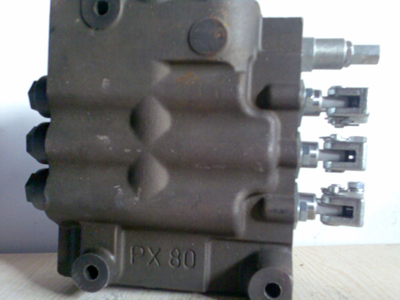 gidroraspredelitel-rx-80-dlya-pogruzchikov-balkancar